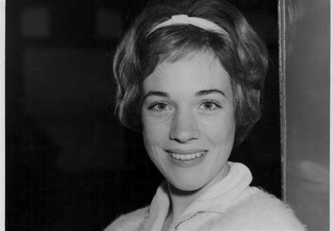 julie andrews jung|Julie Andrews – Wikipedia